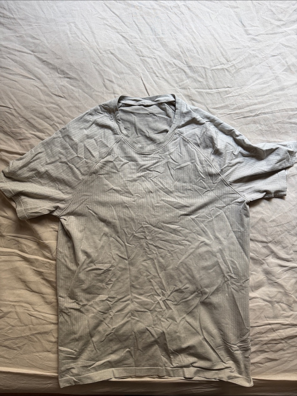 lululemon athletica Men's Short Sleeve Tee - Light Gray